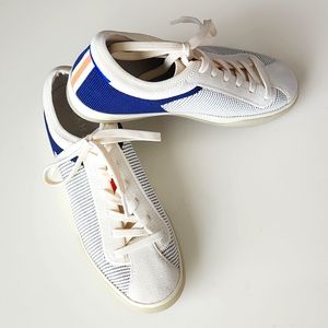 Rothys Classic Navy and White Lace Ups Size 8 Excellent Condition